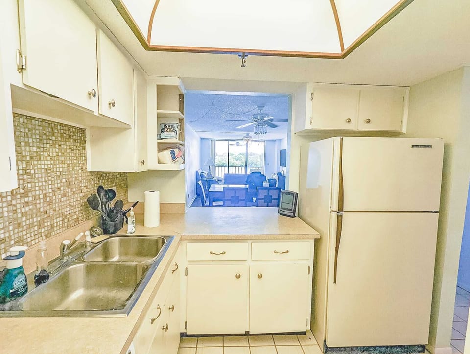 Kitchen area : Refrigerator, Dishwasher, Microwave, Oven/Stove, and many more.