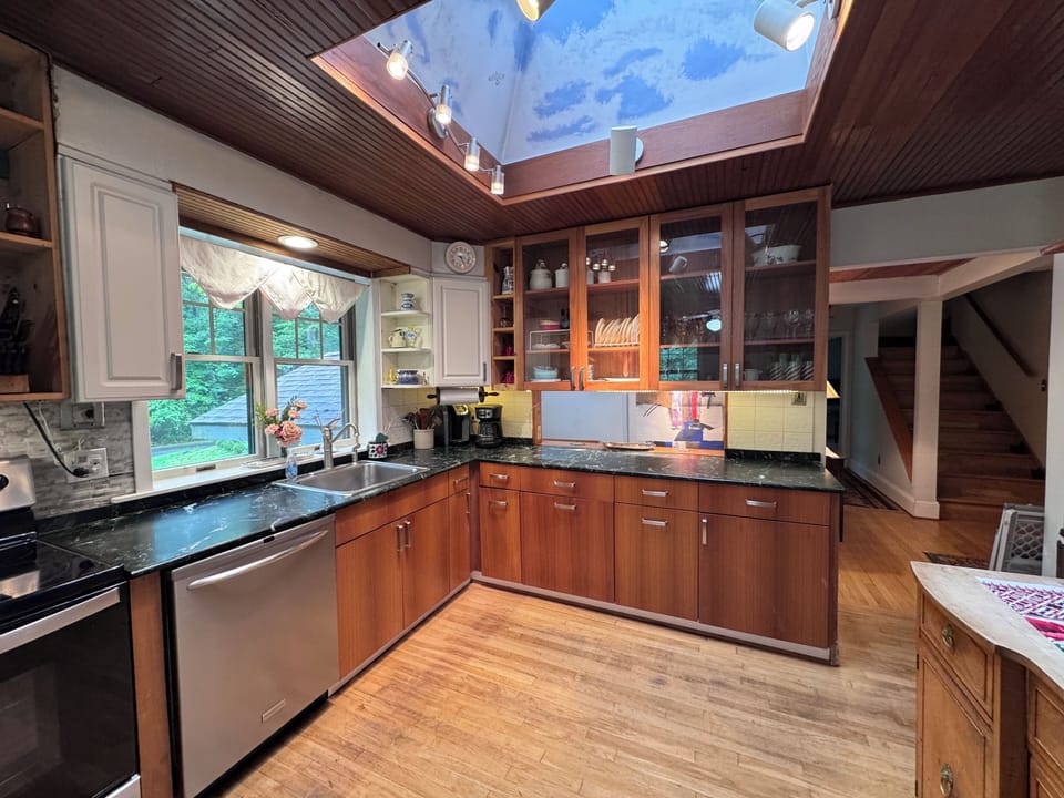fullly equipped kitchen