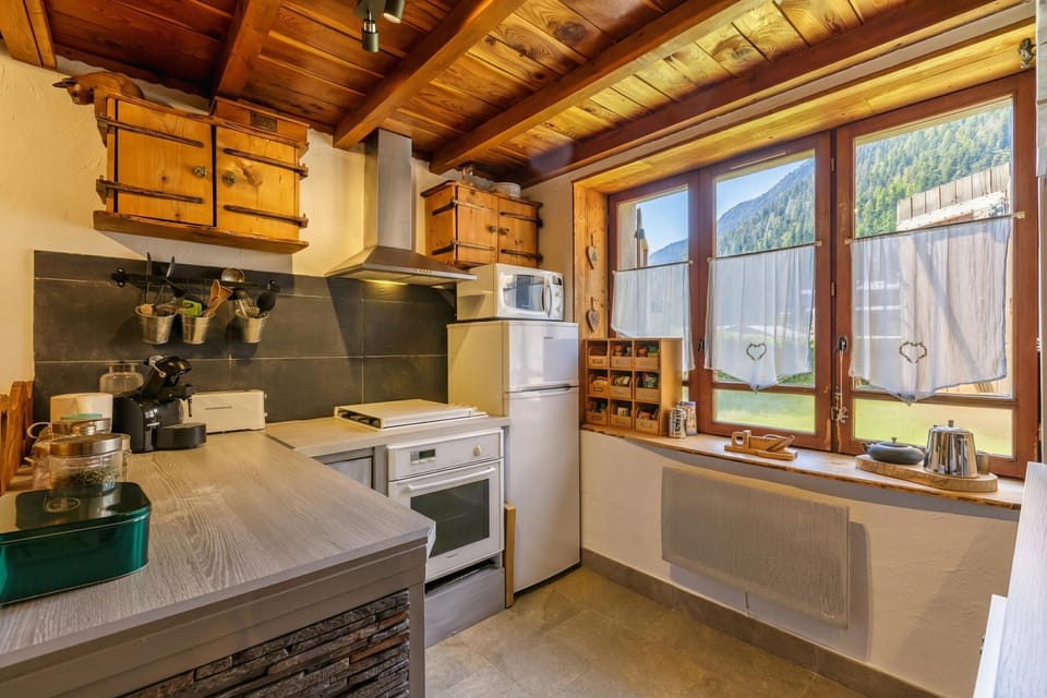 Fully equipped kitchen