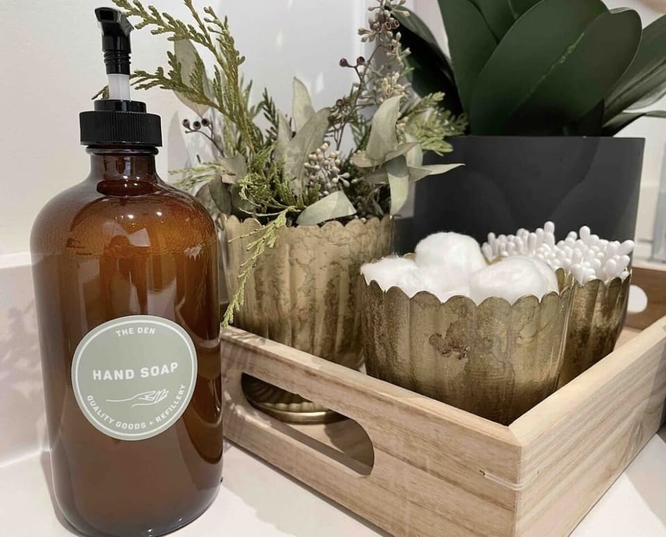 We supply high quality, zero waste, ocean-friendly soap, shampoo, & conditioner.