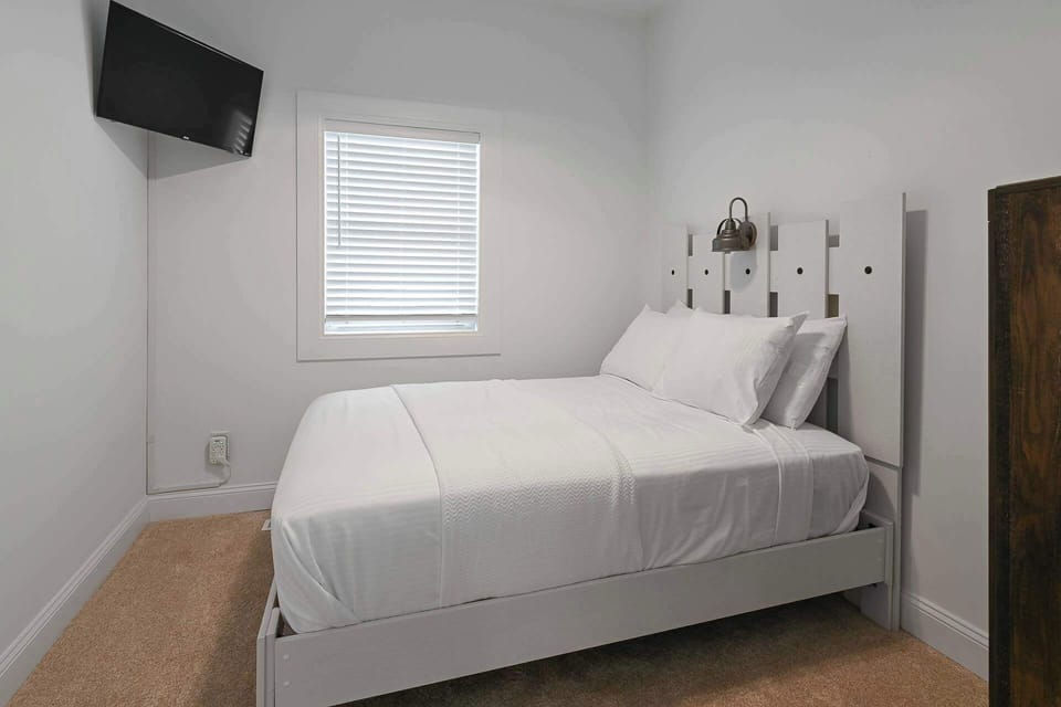 Minimalist Bedroom Design