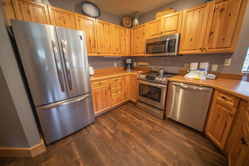 Fully equipped, modern kitchen