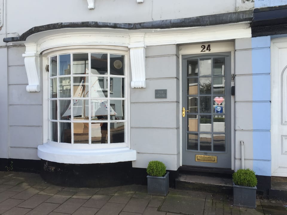 Downstairs entrance onto Fore Street