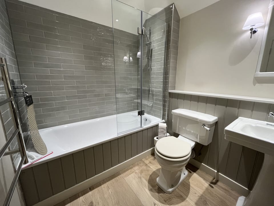 top floor bathroom