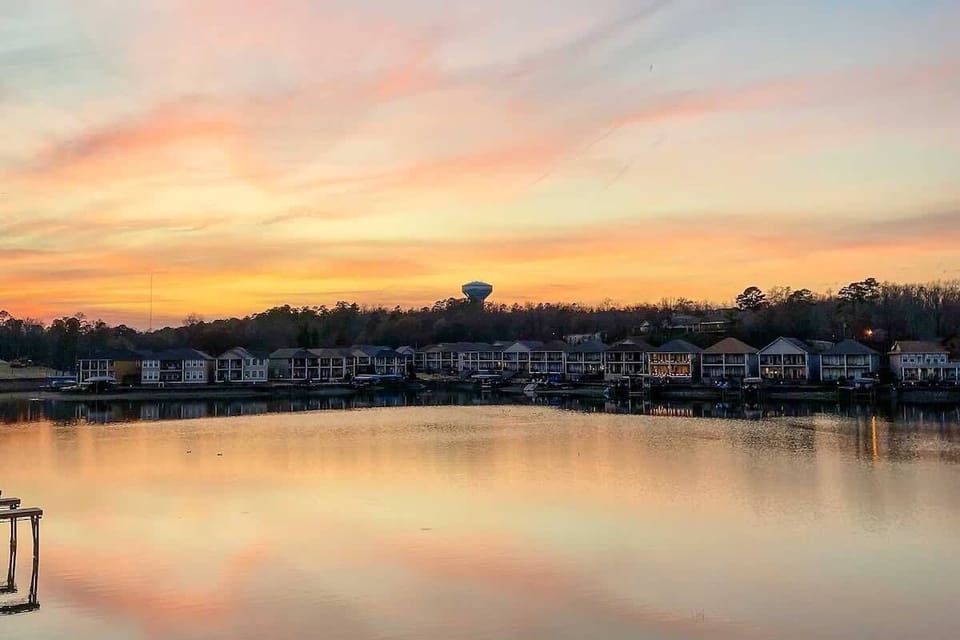 Stunning lakefront view at sunset – the perfect backdrop for a relaxing evening.