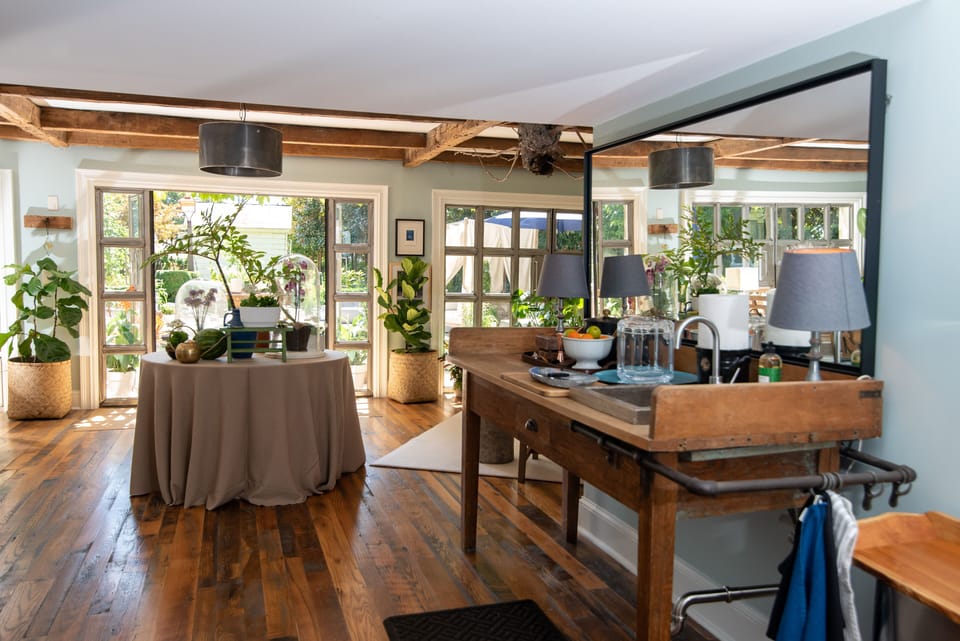 Wet bar