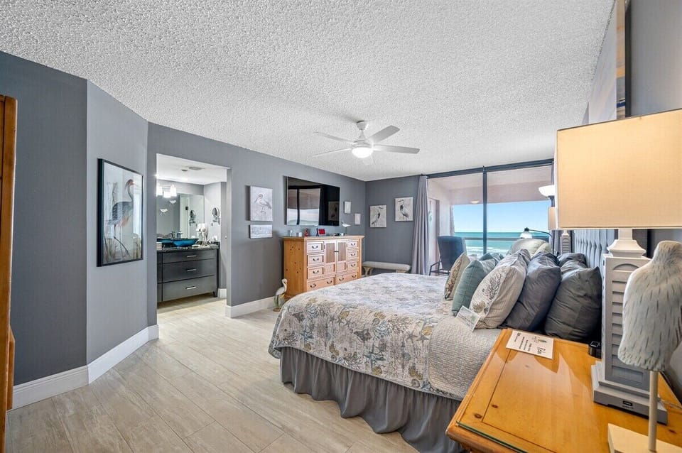 Fantastic Master Bedroom with king bed, balcony access, gulf view and an Ensuite bath.