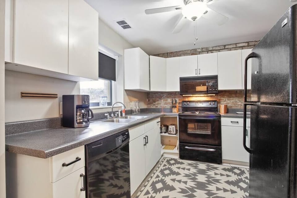 Full kitchen (2)
