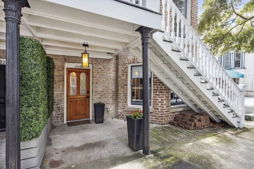 Salt Cottage is in the garden apartment. No stairs to climb.