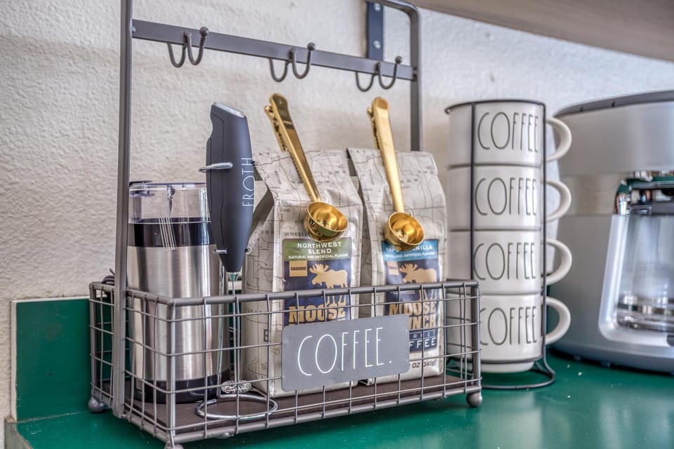 Chinook Lodge coffee station
