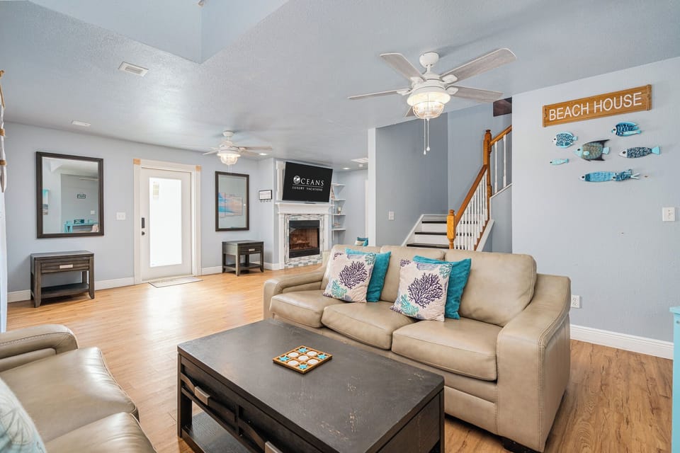 Spacious floor plan leads into the living room