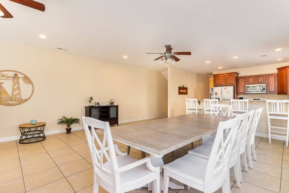 Spacious main dining area