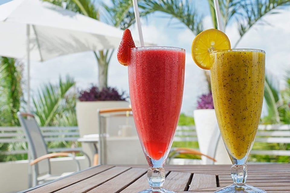 Drinks poolside - 11AM - 7 PM ALL pools 