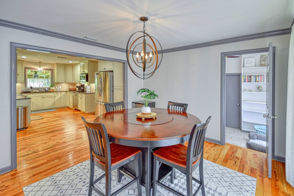 Breakfast nook