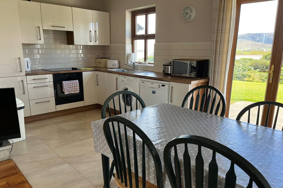 Achill Sound Holiday Village No.11, Achill Island, County Mayo