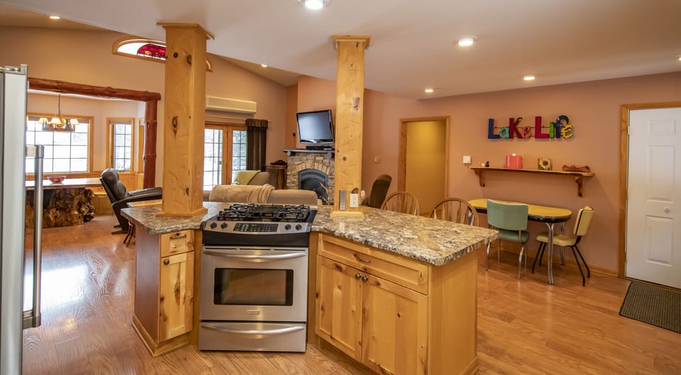 Spacious Kitchen 