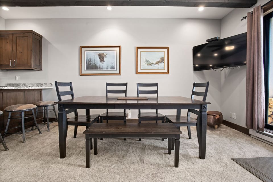Dining Table for 6, 3 Barstools