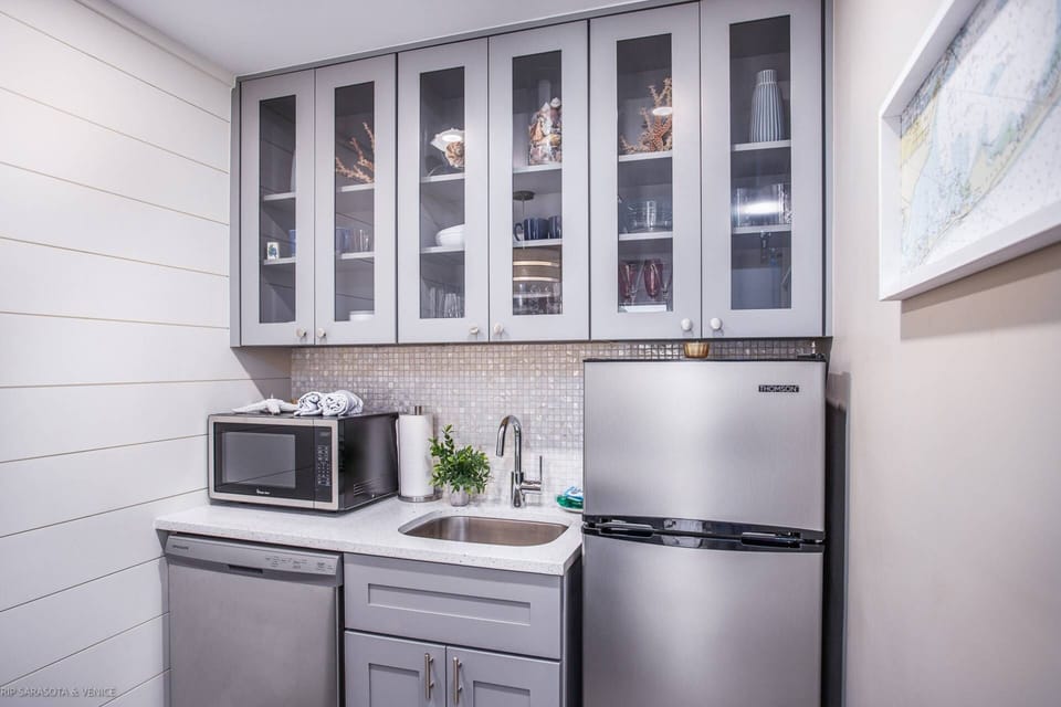 The perfect kitchenette... includes a dishwasher!