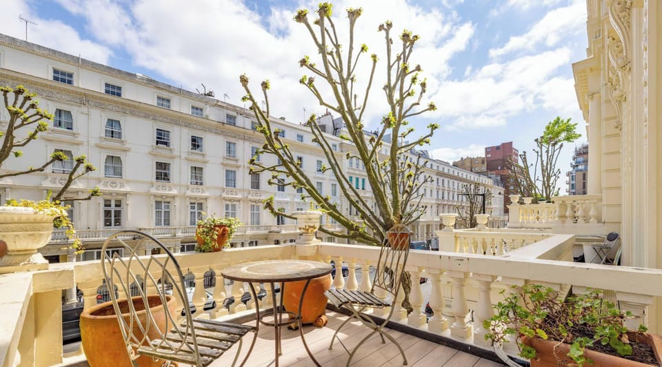 Inverness Terrace  sun-drenched balcony
