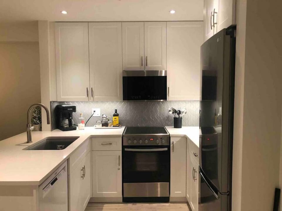 Fully stocked kitchen. We live here for a month so we need everything too.