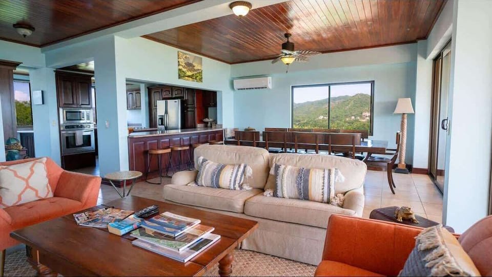 Spacious living area, sectional sofa