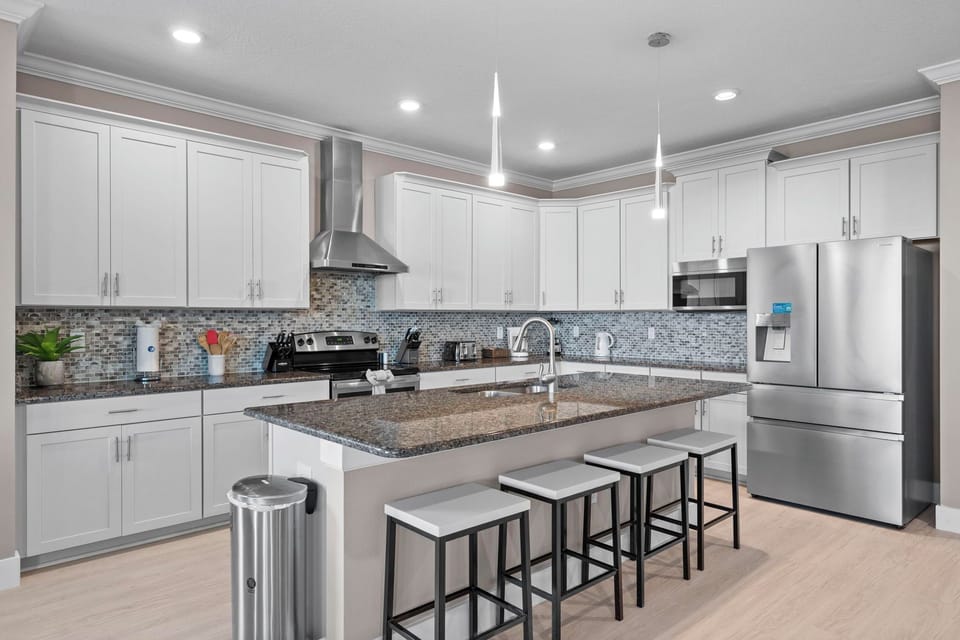 Fully-equipped kitchen