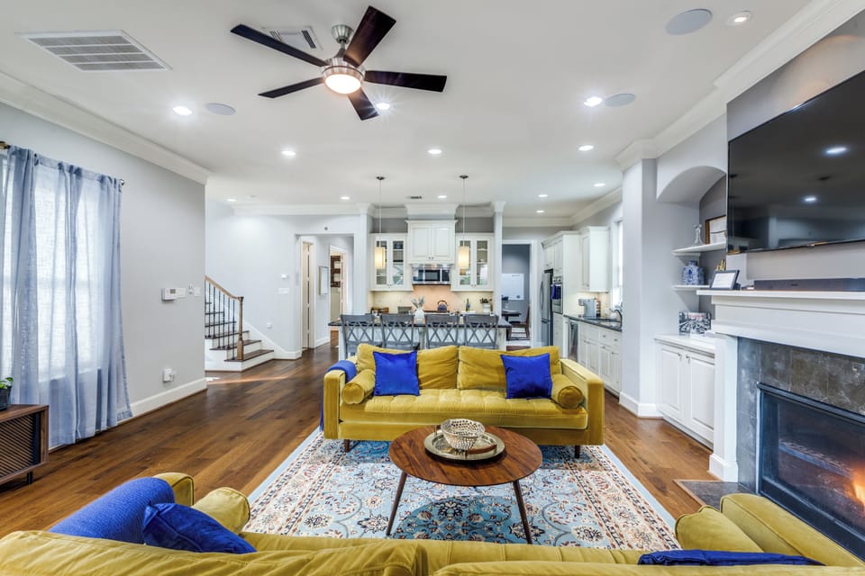 Great view of our living room and kitchen areas.  Over 3300 sq feet of space!