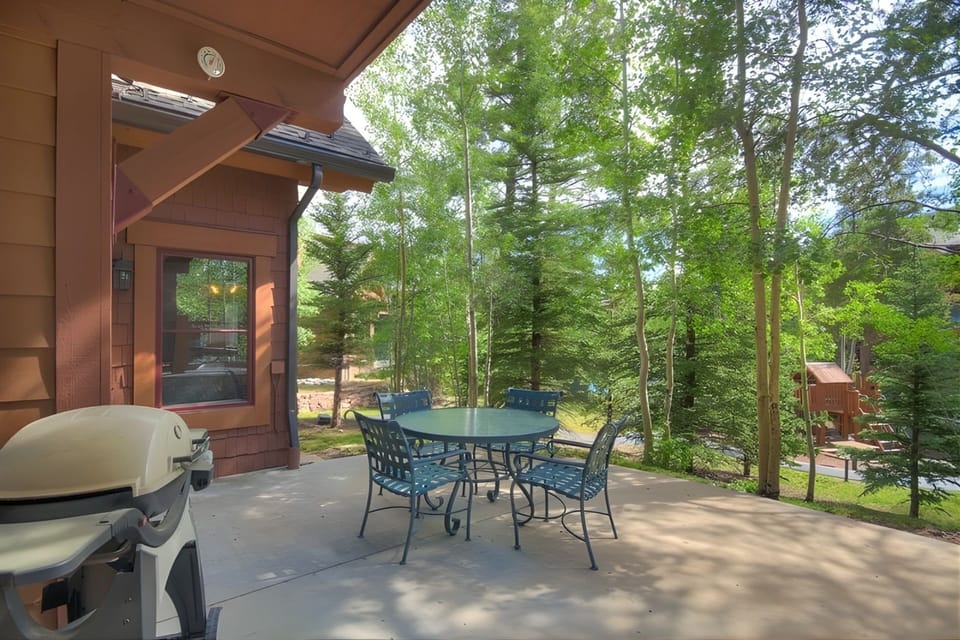 Indulge in al fresco dining on the private balcony, where fresh mountain air and golden sunsets frame unforgettable evenings together.