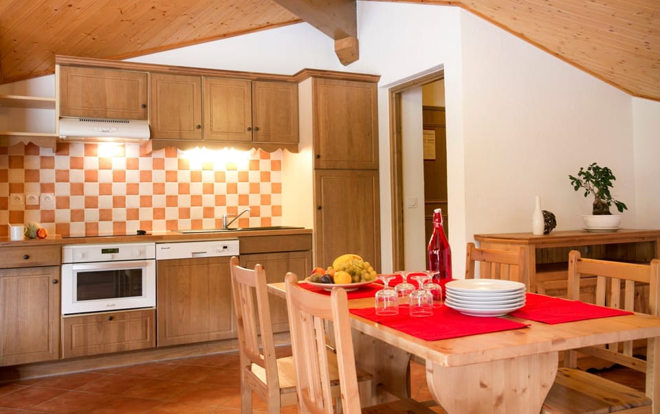 Tuck into a great snack you’ve prepared in your kitchenette.