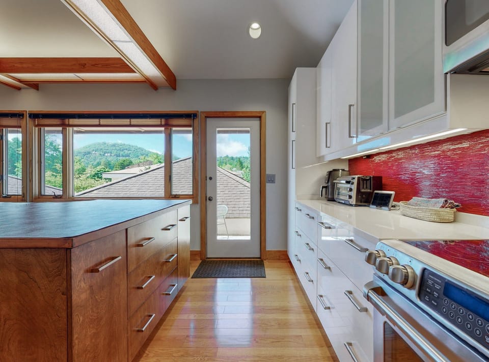 Kitchen to Balcony