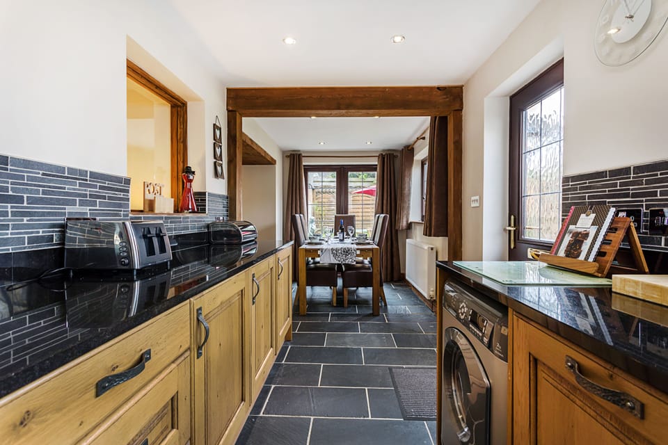 Fully equipped kitchen with all modern, high spec appliances and branded cookwar