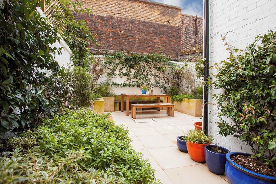 Courtyard garden