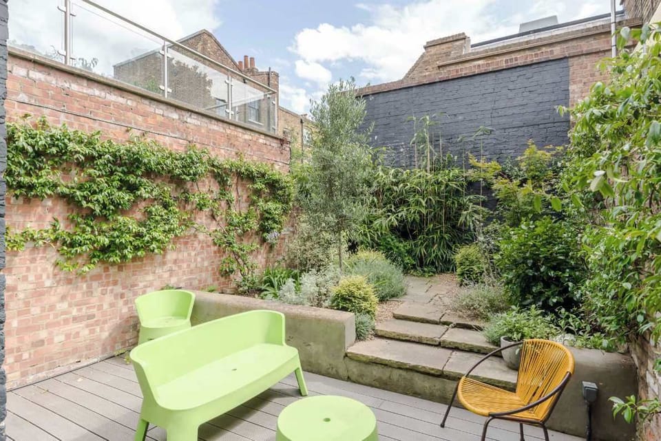 Islington Townhouse secluded courtyard garden