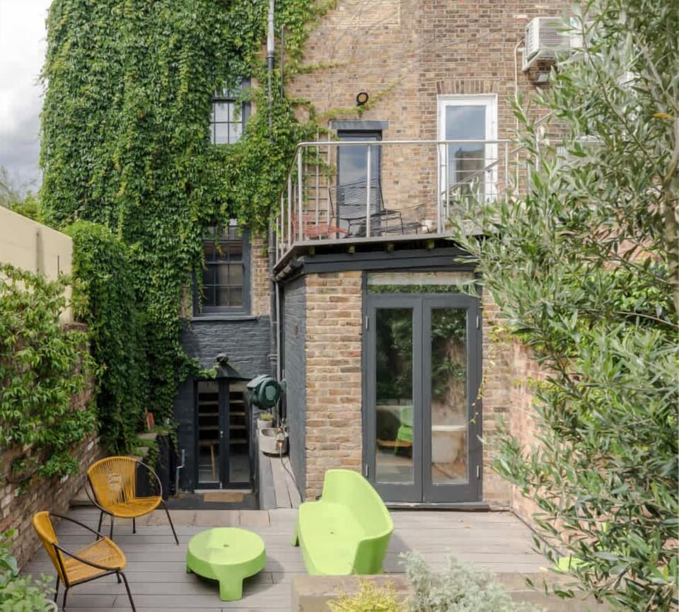 Islington Townhouse secluded courtyard garden