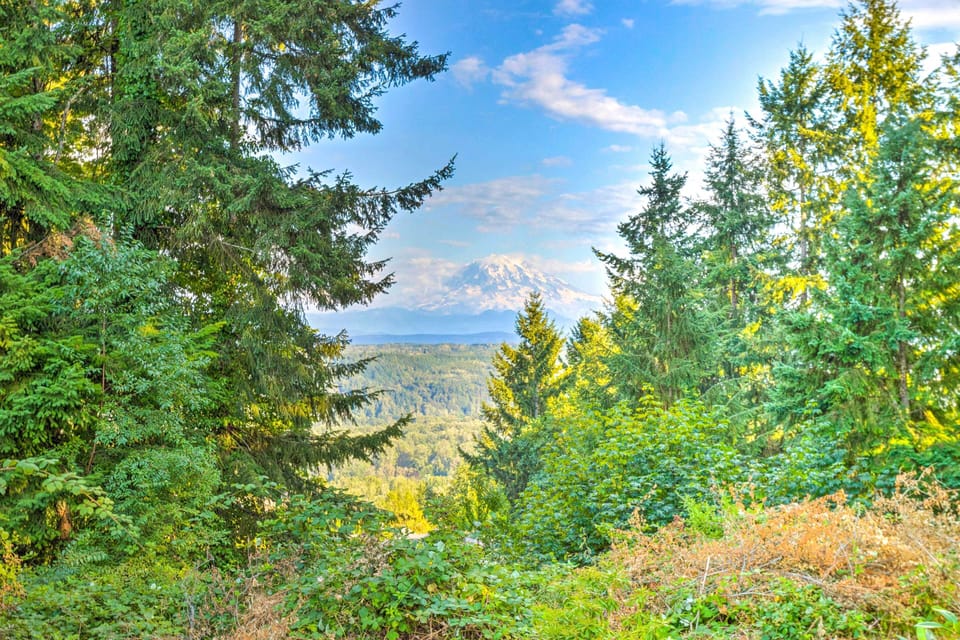 Mount Rainier Views | Wraparound Deck | Fire Pit