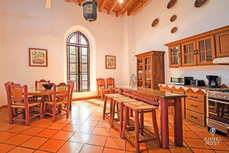 There’s space for everyone to have a sit-down meal