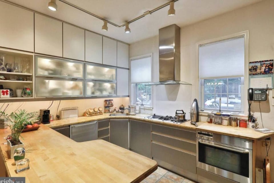European Kitchen: miele, bosch