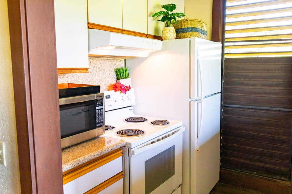 The kitchen is complete with all your cooking needs