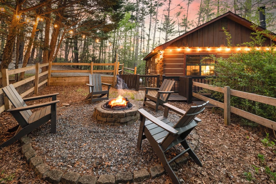 Outdoor area to enjoy the fire pit.