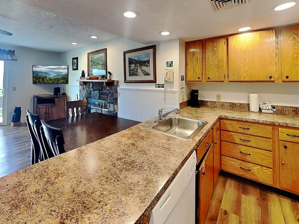 Open & Inviting Floor Plan