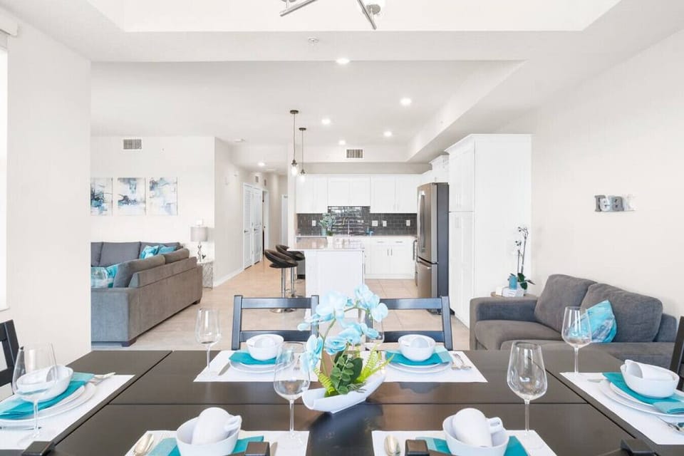 Dining Room!#Disney #Parks #kingdom #springs #StoreyLake #Apartment #Vacation #Rental #waterpark #Kissimmee #Orlando #universal #citywalk