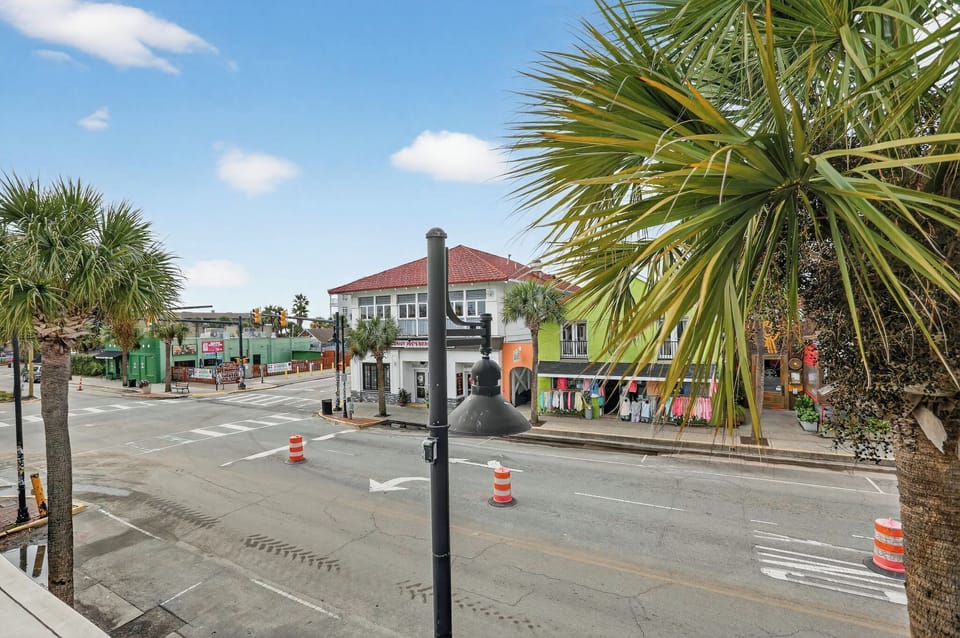 Access to Center St right outside your door!