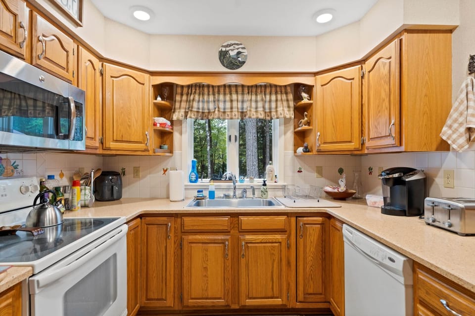 Tupper kitchen 2