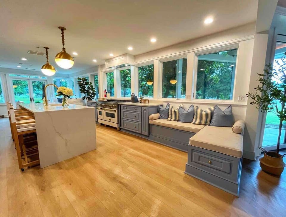 Kitchen lounge