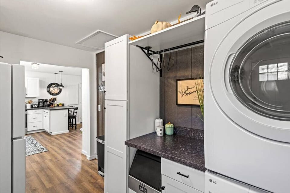 Open access from laundry w/ 2nd refrig to kitchen and great room