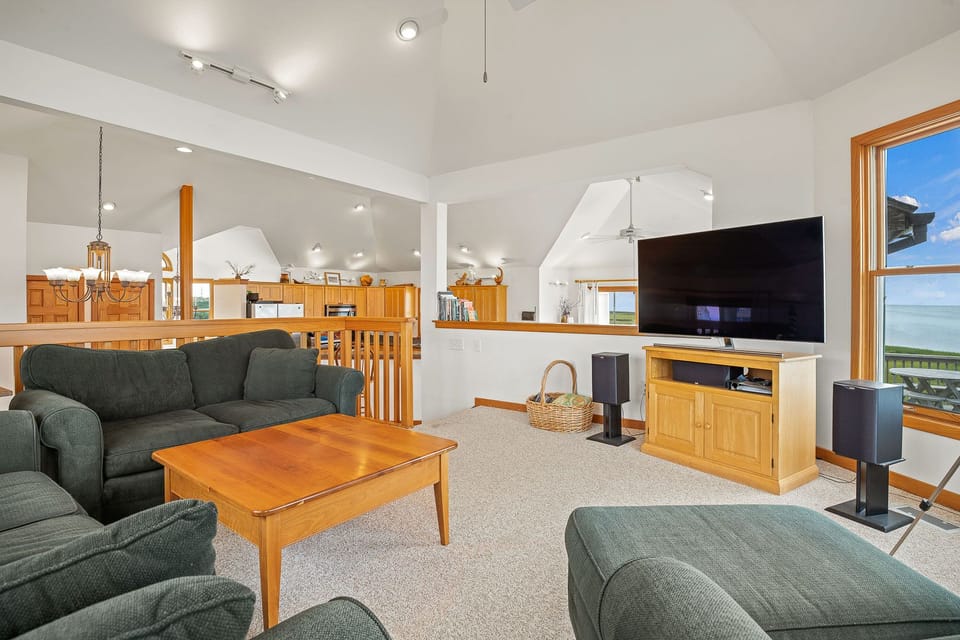 Loft Area with Sound Views on Third Level