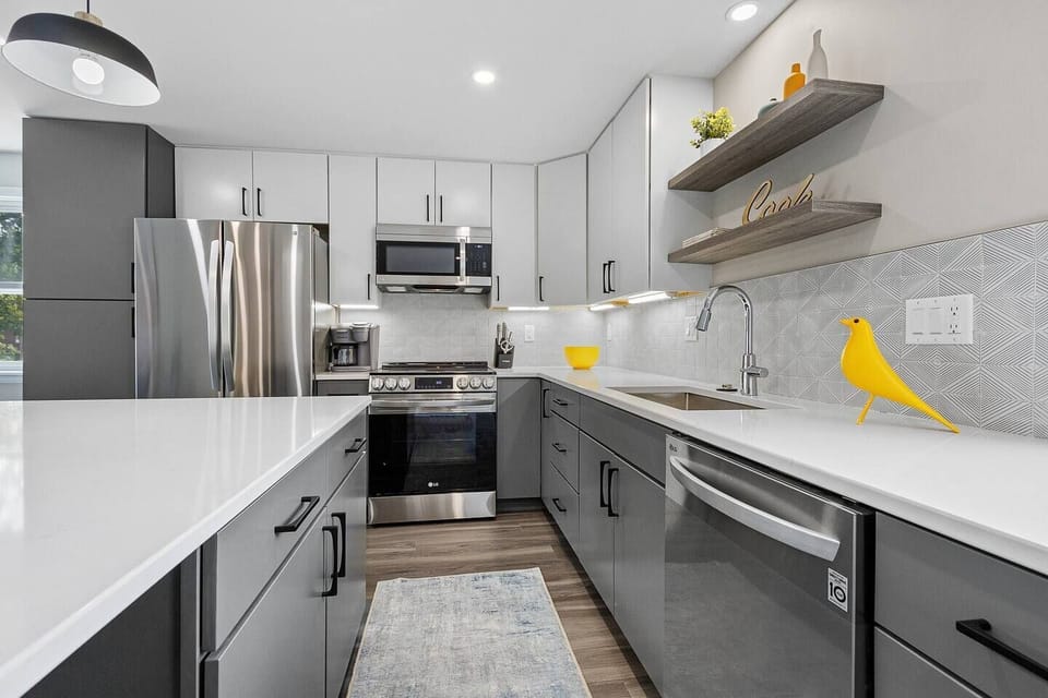 Beautifully updated, fully stocked kitchen with modern appliances