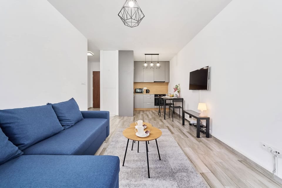 Stylish living room with coffe table. 