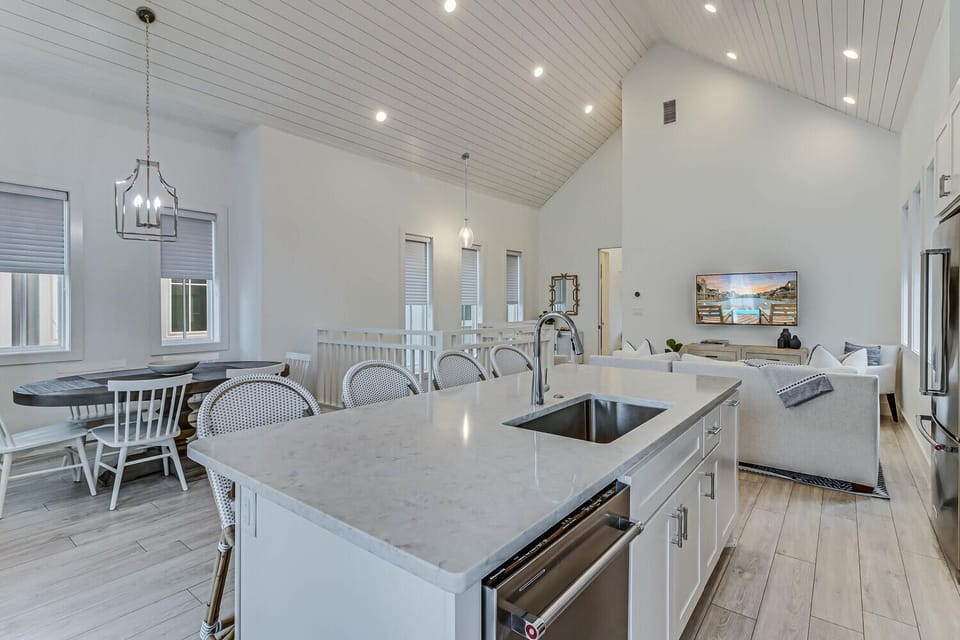 Kitchen, 2nd Floor
