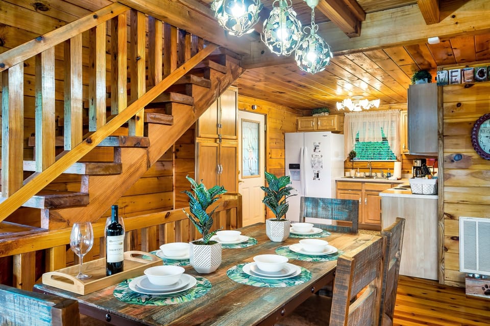 Bright, open-concept dining—perfect for big meals and even bigger memories.